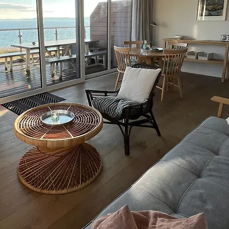 Ostsee-strandhaus-holnis מלון 3*